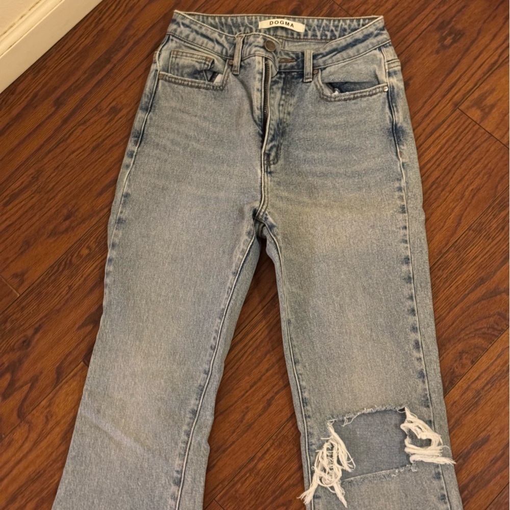 OOTDFash High Rise Light Jeans Ripped Knee /Flare Leg Jeans | Size 3 / 25 | NEW - Picture 4 of 6